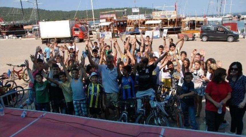 Akb&uuml;k&rsquo;te 19 Mayıs Gecikmeli Olarak Kutlandı