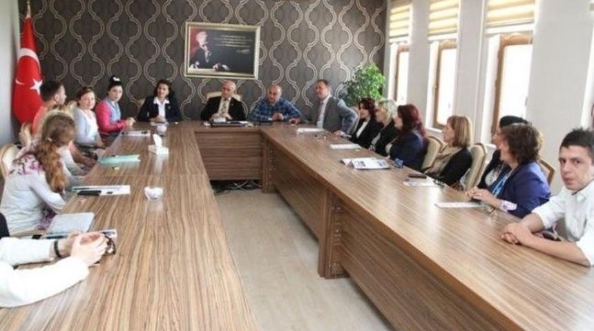 Comenıus Projesi Kapsamında Avrupa &Uuml;lkelerinden Gelen 15 &Ouml;ğretmen İl Milli Eğitim M&uuml;d&uuml;rl&uuml;ğ&uuml;n&uuml; Ziyaret Etti