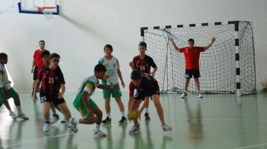 Kul&uuml;pl&uuml; K&uuml;&ccedil;&uuml;kler Kız-erkek Hentbol Yarı Final Ma&ccedil;ları