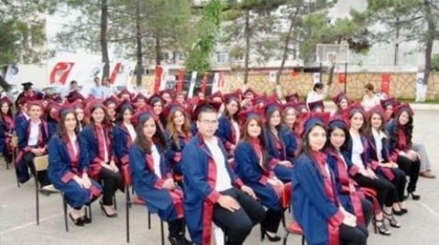 Barbarosta Mezuniyet Sevinci