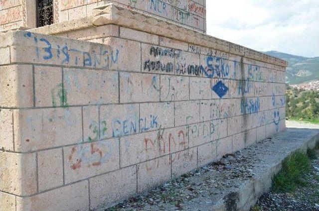 Tosya Kalesi Yıkılacağı G&uuml;n&uuml; Bekliyor 2