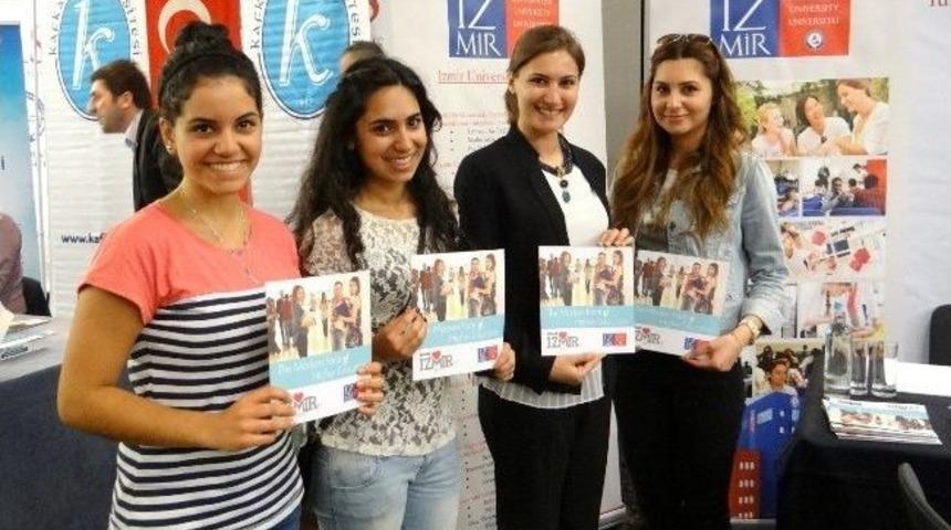 İzmir &Uuml;niversitesi&rsquo;nden Gurbet&ccedil;i &Uuml;niversite Adaylarına Sınavsız Başvuru İmkanı