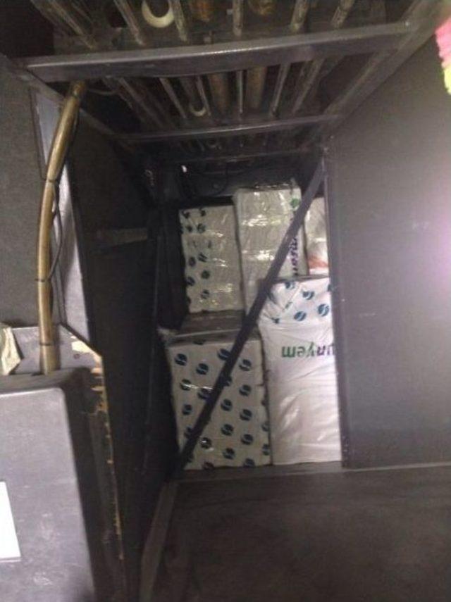 Erzurum&rsquo;da 8 Bin 820 Paket Ka&ccedil;ak Sigara Ele Ge&ccedil;irildi 1