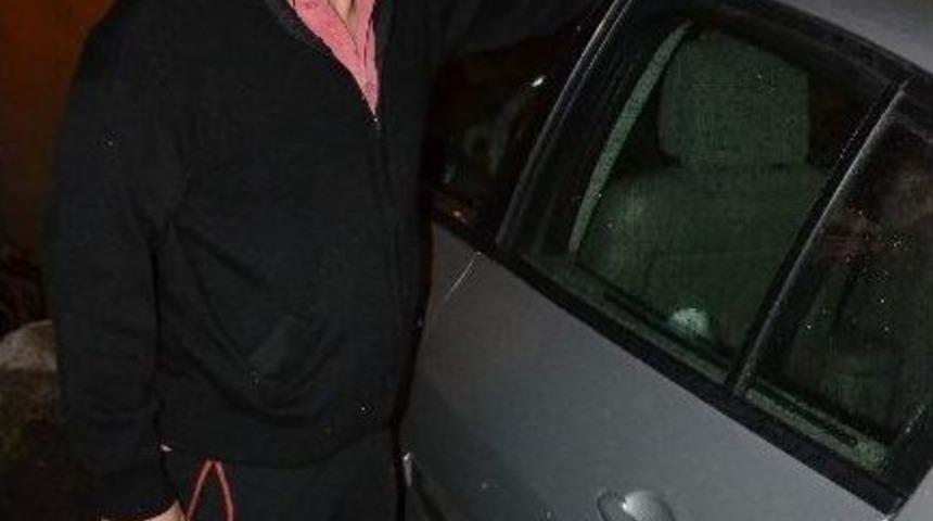 D&uuml;ğ&uuml;nde Sıkılan Mermi, Bir Otomobilin Tavanına İsabet Etti