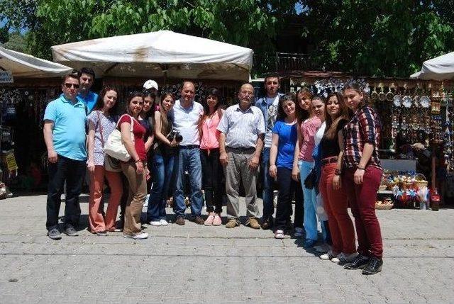 Kulalı &Ouml;ğrencilerin Renkli İzmir &Ccedil;ıkarması 1