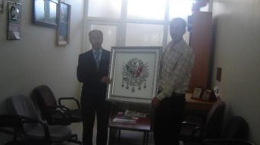 Yeni Muhtara Osmanlı Tuğrası Hediyesi