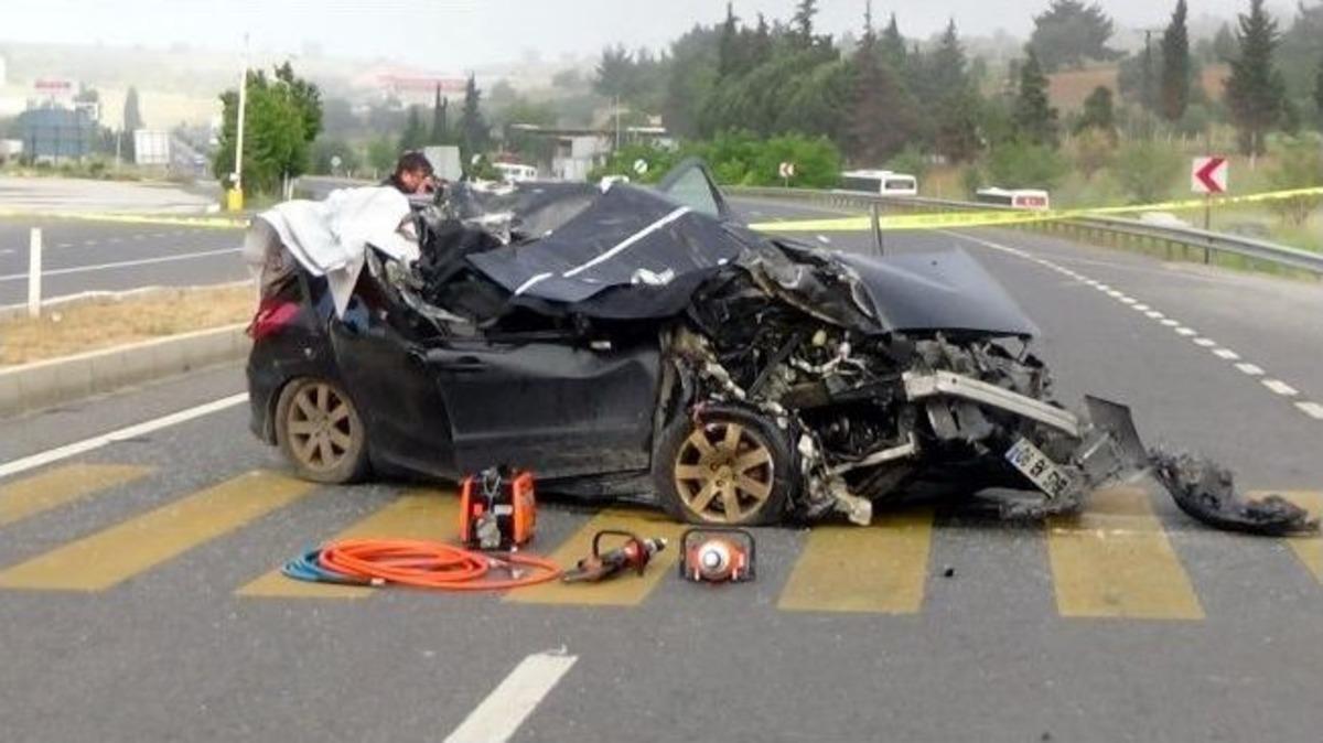 Uşak&rsquo;ta Kaza: 3 &Ouml;l&uuml;, 2 Ağır Yaralı