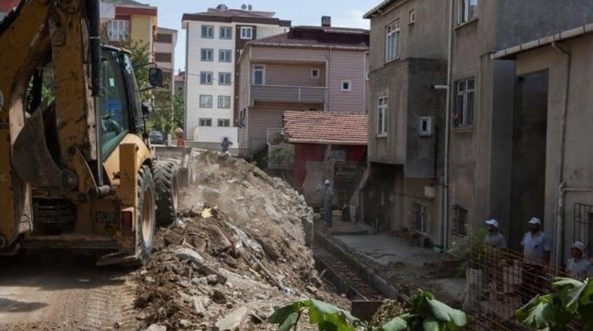 Kartal Belediyesi Yolları Yenilemeye Devam Ediyor