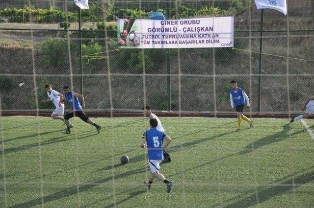 G&ouml;r&uuml;ml&uuml; Beldesinde Futbol Turnuvası 1