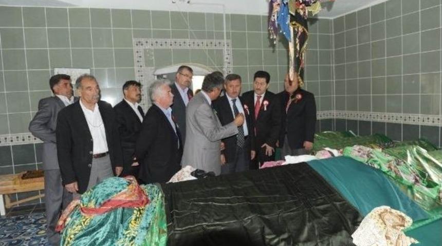 Pir Ahmet Efendi Anıldı
