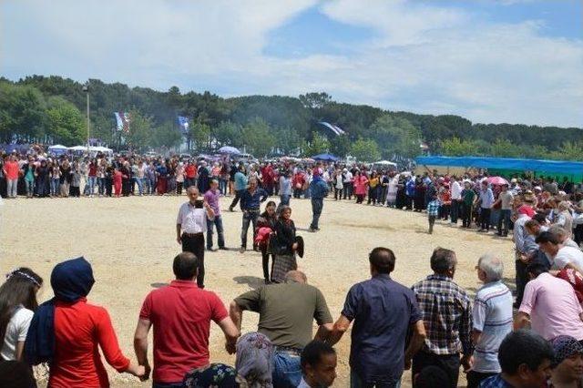 Karadeniz Fırtınasına Yağmur Engel Olamadı 1