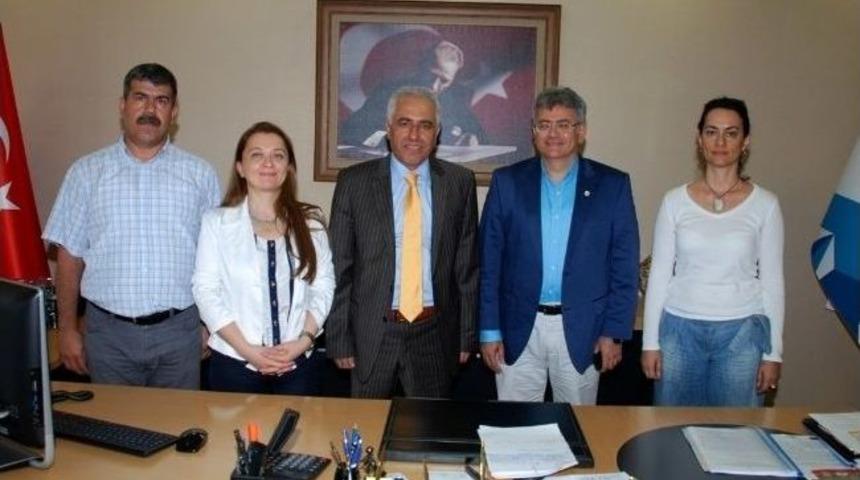 Hekimler Rekt&ouml;r Kibar Ve Ersoy&rsquo;u Ziyaret Etti