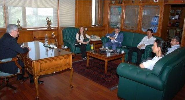 Hekimler Rekt&ouml;r Kibar Ve Ersoy&rsquo;u Ziyaret Etti 1