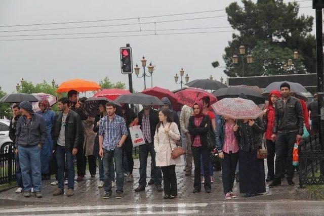 Samsun&rsquo;da Metrekareye 22 Kilo Yağış D&uuml;şt&uuml; 1