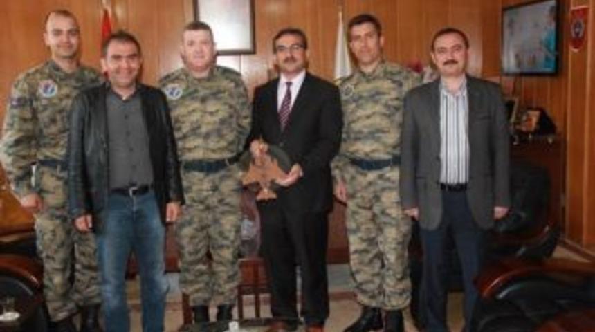 Askeri Hava Alanı Komutanından Teşekk&uuml;r Ziyareti