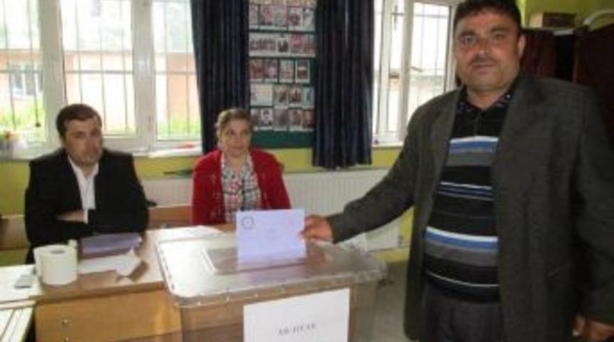 Sarıkadı Muhtarlığı se&ccedil;imini Metin Kara kazandı