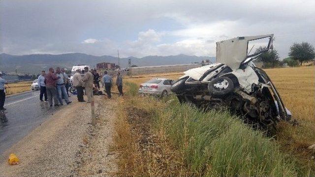 Kırıkhan'da Trafik Kazası: 6 Yaralı