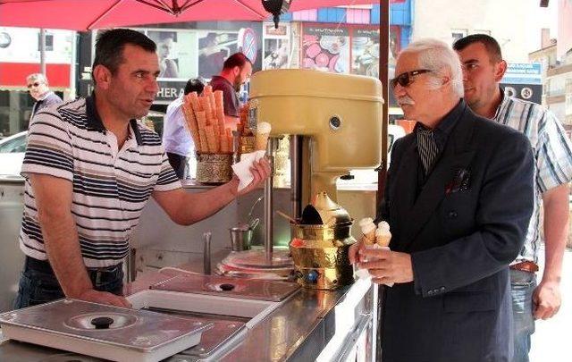 (özel Haber) Kaya Tuzundan Yapılan Dondurma Yok Satıyor