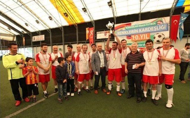 "kurumlar Arası Futbol Turnuvası" Şampiyonu G&uuml;ng&ouml;ren Belediyesi Oldu 1