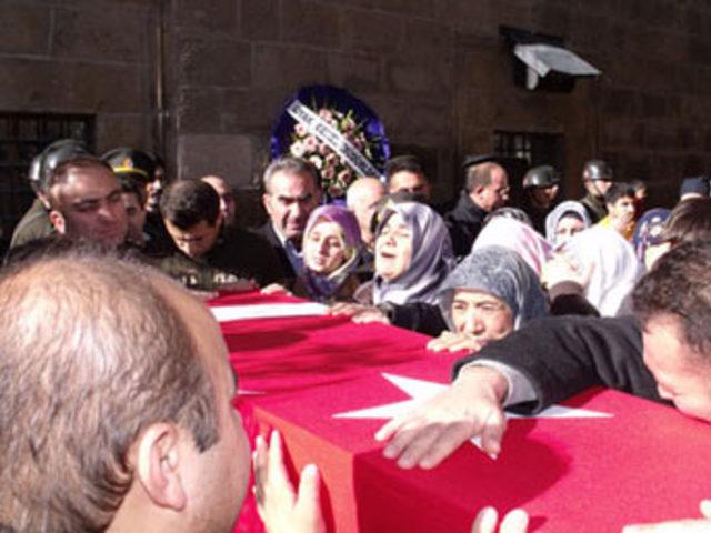 T&uuml;rk siyasilerden en inanılmaz se&ccedil;im vaatleri 7