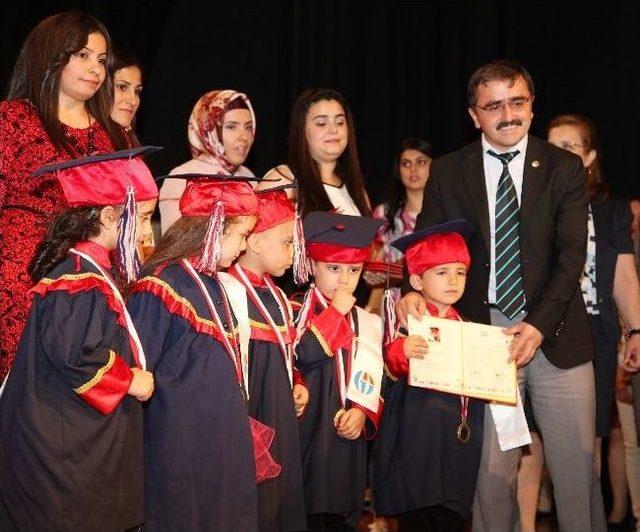 Gaün’de Miniklerin Diploma Heyecanı