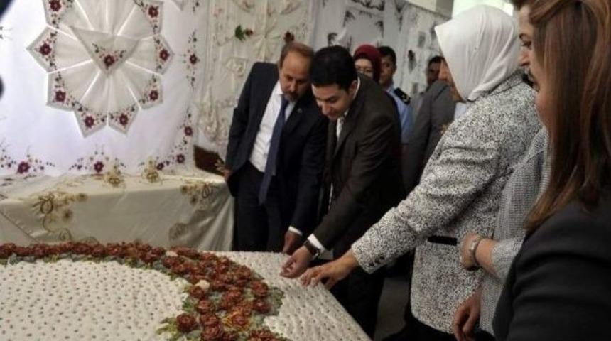 Oğuzeli&rsquo;nde El Emeği G&ouml;z Nuru Sergisi