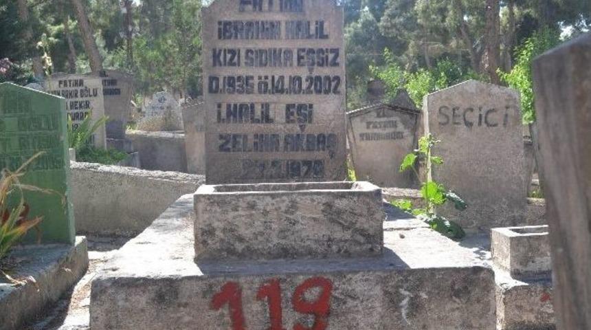 Mezarlardaki Numaralar Silindi