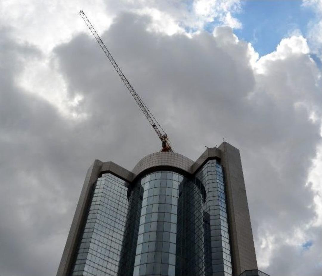 35 Katlı Otelin Tepesinde Unutulan Vinci İndirme &Ccedil;alışmaları Başladı