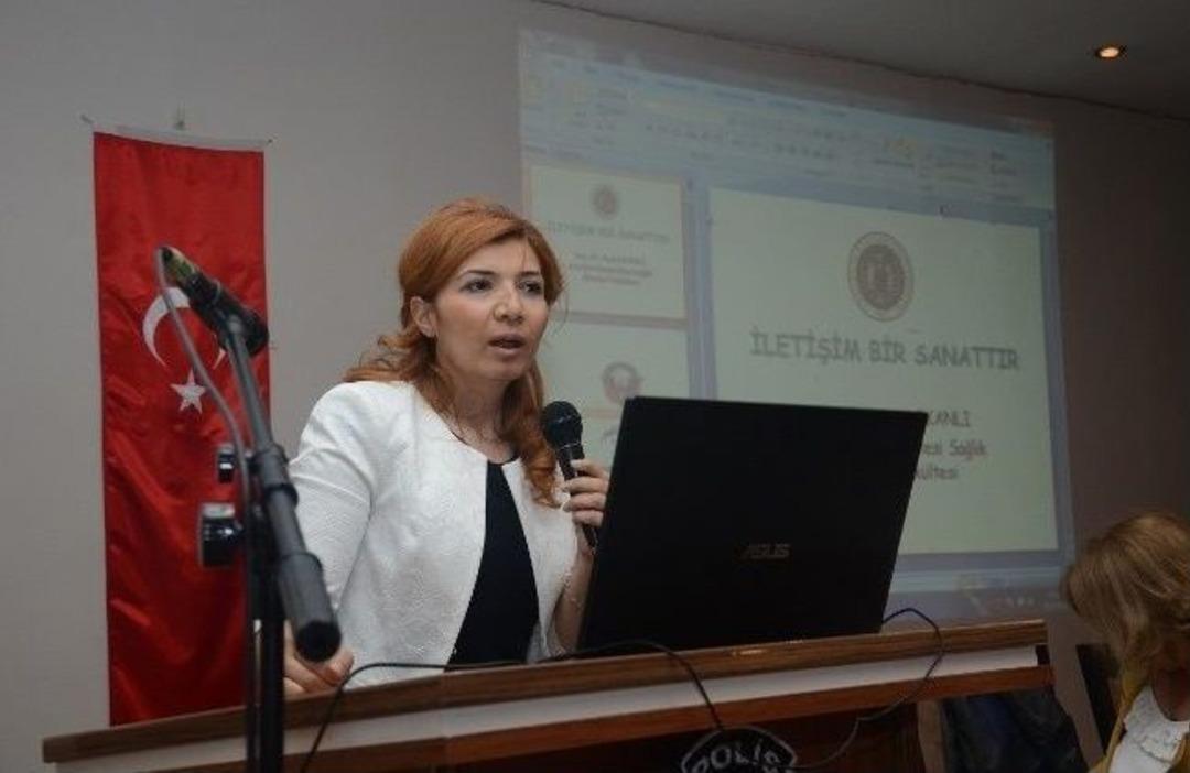 Polisin İletişim Becerilerinin Geliştirilmesi Konferansı