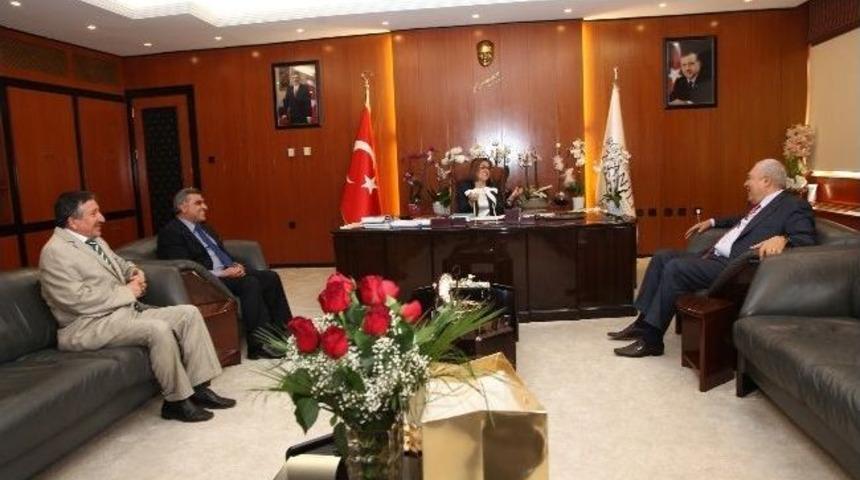 Celal Doğan&rsquo;dan Fatma Şahin&rsquo;e &Ouml;vg&uuml;