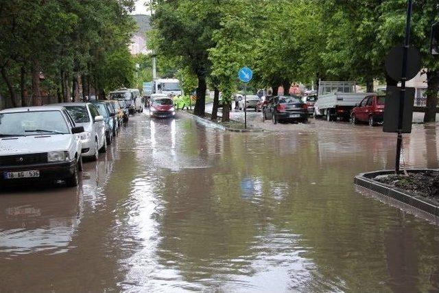 Çankırı'da Yağmur Hayatı Olumsuz Etkiledi