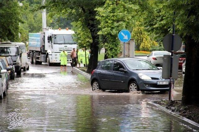 Çankırı'da Yağmur Hayatı Olumsuz Etkiledi