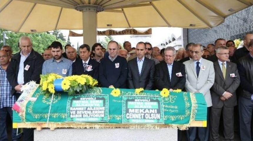 Ender Alkaya'nın Eşi Sema Alkaya Son Yolculuğuna Uğurlandı