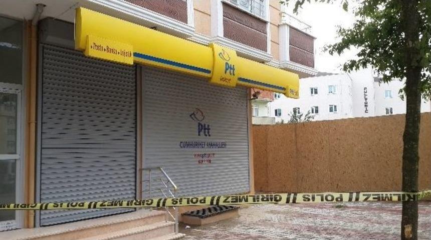 &Ccedil;ekmek&ouml;y'de Y&uuml;z&uuml; Maskeli Bir Kişi Ptt Şubesini Soydu