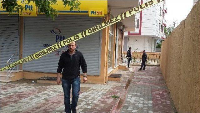 &Ccedil;ekmek&ouml;y de Y&uuml;z&uuml; Maskeli Bir Kişi Ptt Şubesini Soydu 1