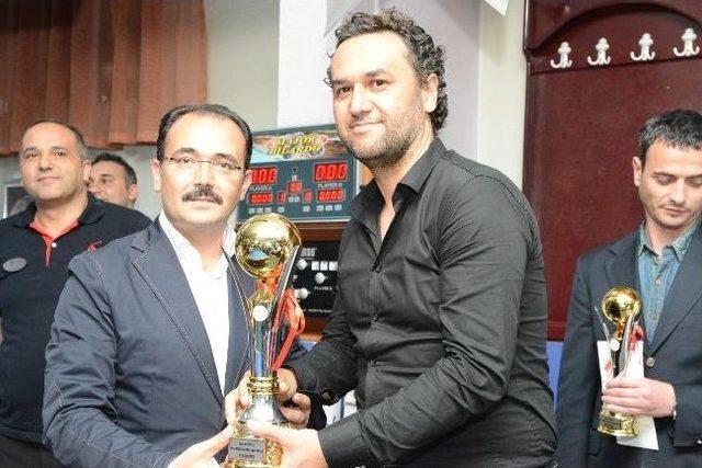 Uşak’ta Gerçekleşen Bilardo Turnuvasını Savaş Bulut Kazandı