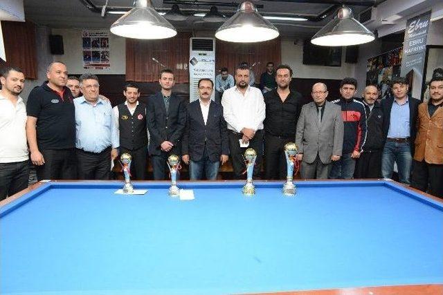 Uşak’ta Gerçekleşen Bilardo Turnuvasını Savaş Bulut Kazandı