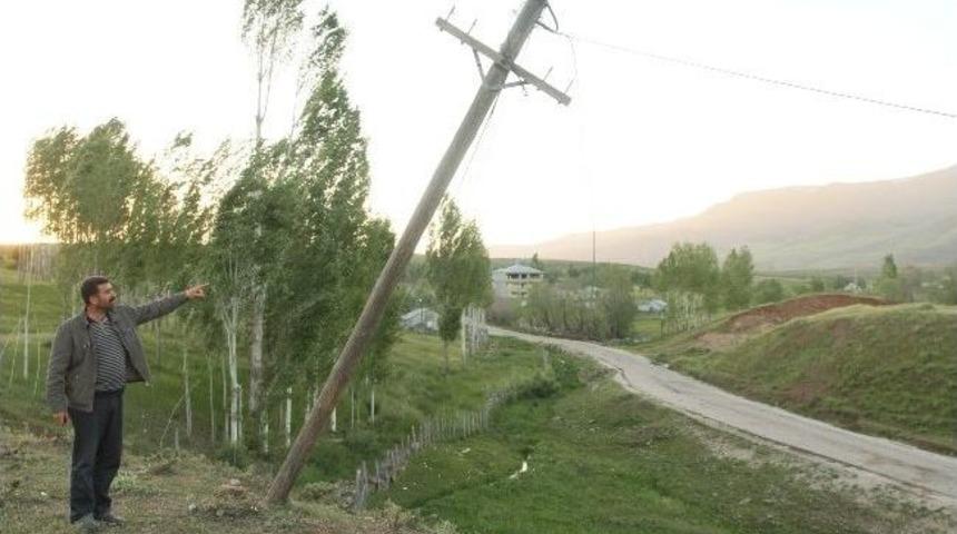 15 Yaşındaki Gen&ccedil; Direğe Asılı Bulundu