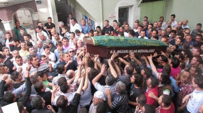 Teknenin &Ccedil;arptığı Şahıs Defnedildi