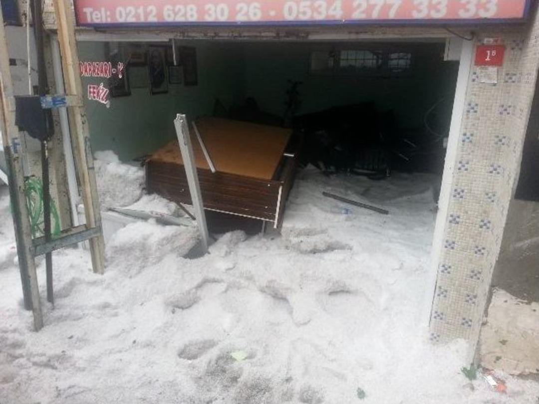 Esenler'de Lokantada Mahsur Kalan 2 Kişiyi İtfaiye Kurtardı