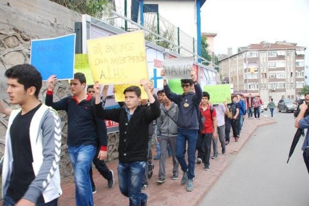 Ereğli&rsquo;de Liseliler &lsquo;uyuşturucuya Hayır&rsquo; Eylemi Yaptı