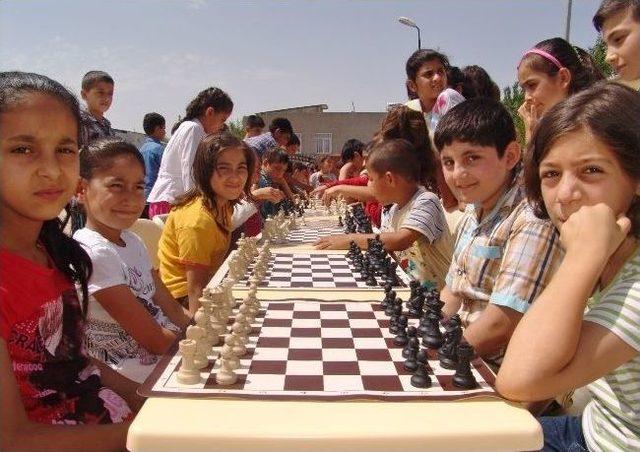 Bilgi Evleri &Ouml;ğrencilerinden Karne Şenliği 1