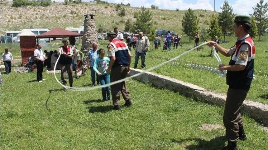 Jandarma, Engelli &Ouml;ğrencilerle Piknik Keyfi Yaşadı