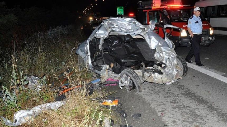 Bursa'da Trafik Kazası: 1 &Ouml;l&uuml;, 3 Yaralı
