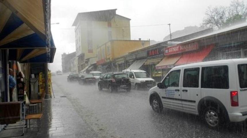 Dolu Ve Yağmur Vatandaşlara Zor Anlar Yaşattı