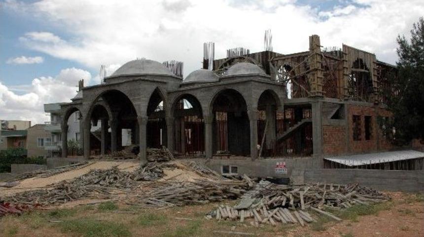 Adıyaman&rsquo;ın En B&uuml;y&uuml;k Caminin Bitirilmesi İ&ccedil;in Yardım Bekleniyor