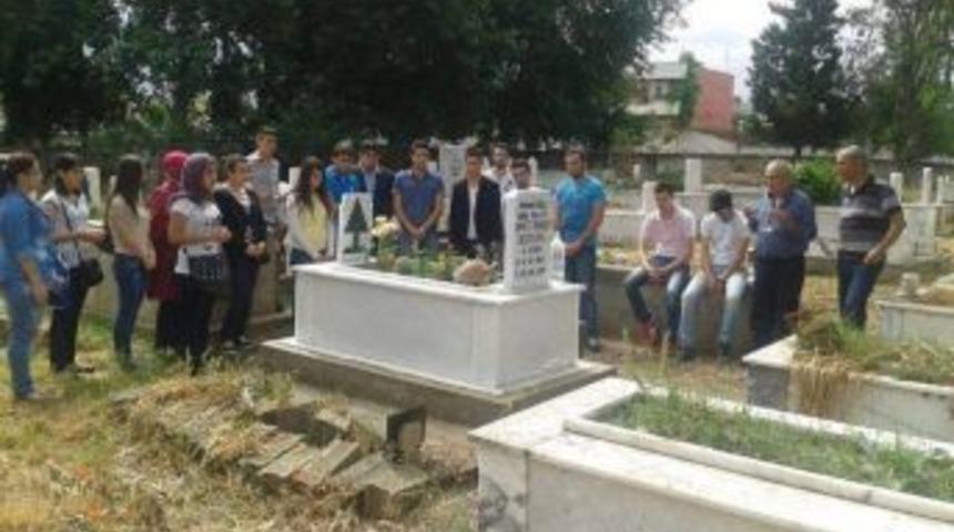 Ad&uuml;'l&uuml; &Ouml;ğrencilerden Vefa &Ouml;rneği