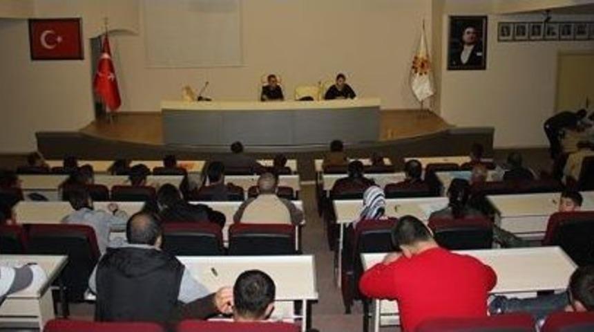 &Ccedil;iğli Belediyesi İşsizlere Umut Kapısı Oldu
