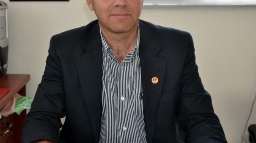 Muhtardan &Ouml;ğrencilere Plaket