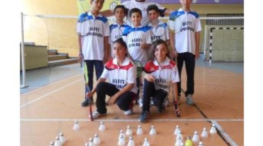 &Uuml;lfetspor 13 Yaşaltı T&uuml;rkiye Badminton Şampiyonasına Gitti